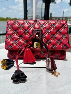 Marc Jacobs Rare Spring 09 Memphis Quilted Tassel Padlock Pochette Clutch